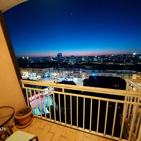 Gorgeous Apartment With City View In The City Center Priştine Dış mekan fotoğraf