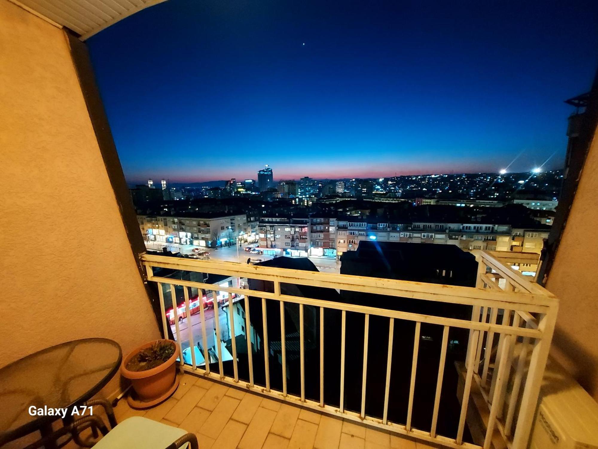 Gorgeous Apartment With City View In The City Center Priştine Dış mekan fotoğraf