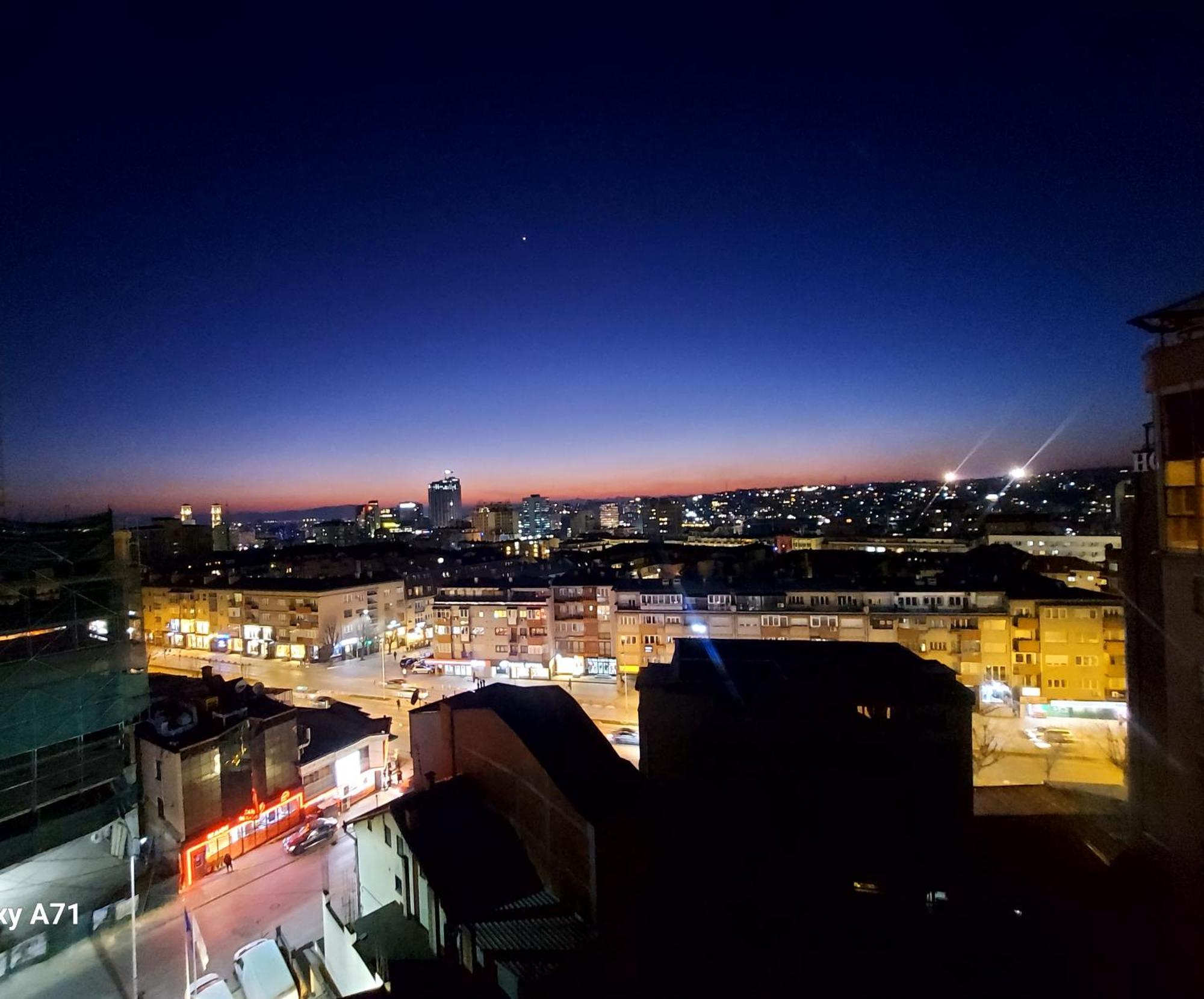 Gorgeous Apartment With City View In The City Center Priştine Dış mekan fotoğraf