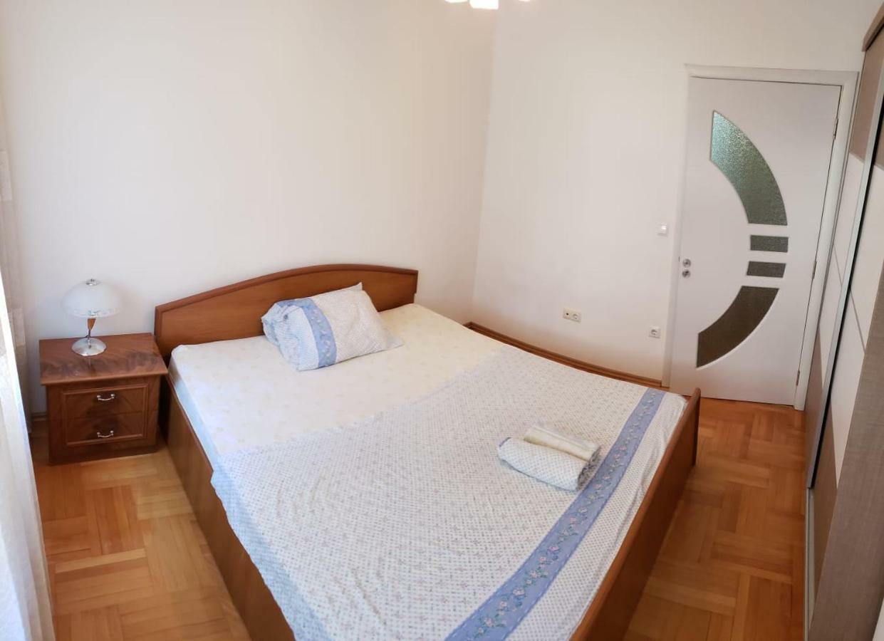 Gorgeous Apartment With City View In The City Center Priştine Dış mekan fotoğraf