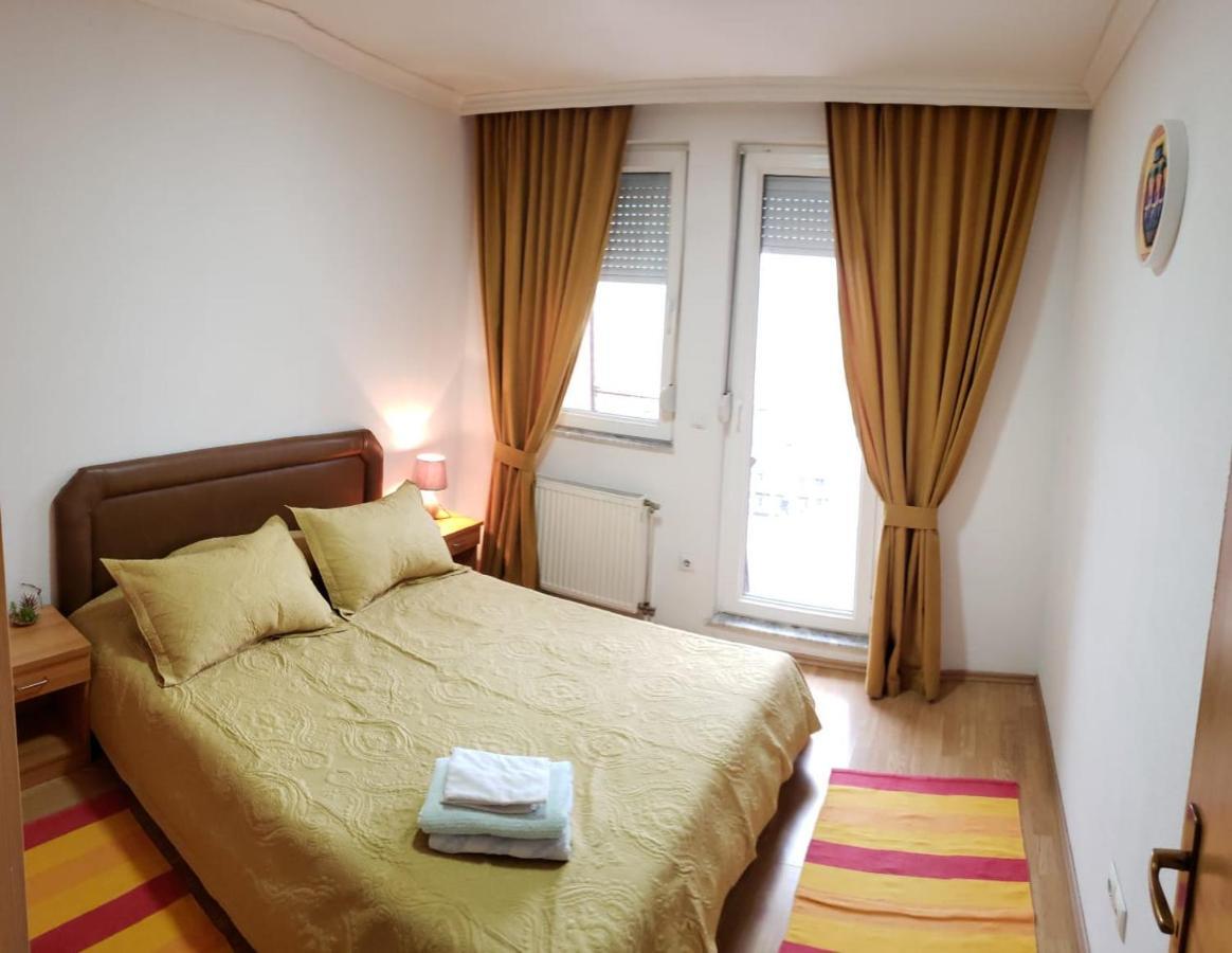 Gorgeous Apartment With City View In The City Center Priştine Dış mekan fotoğraf